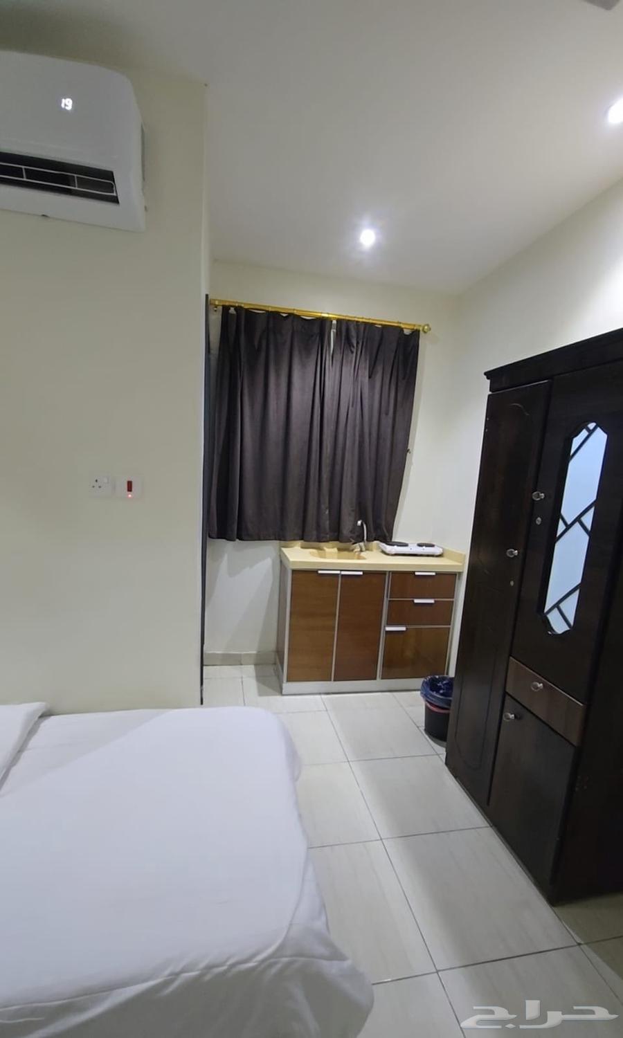 شقة 1 غرف في الخليج 5