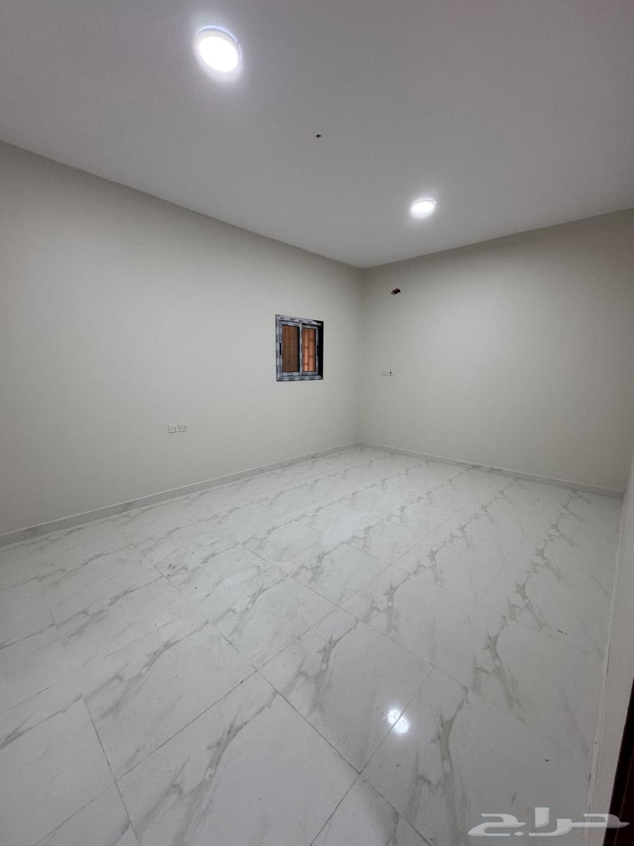 5 bedroom apartment in Jarir 4
