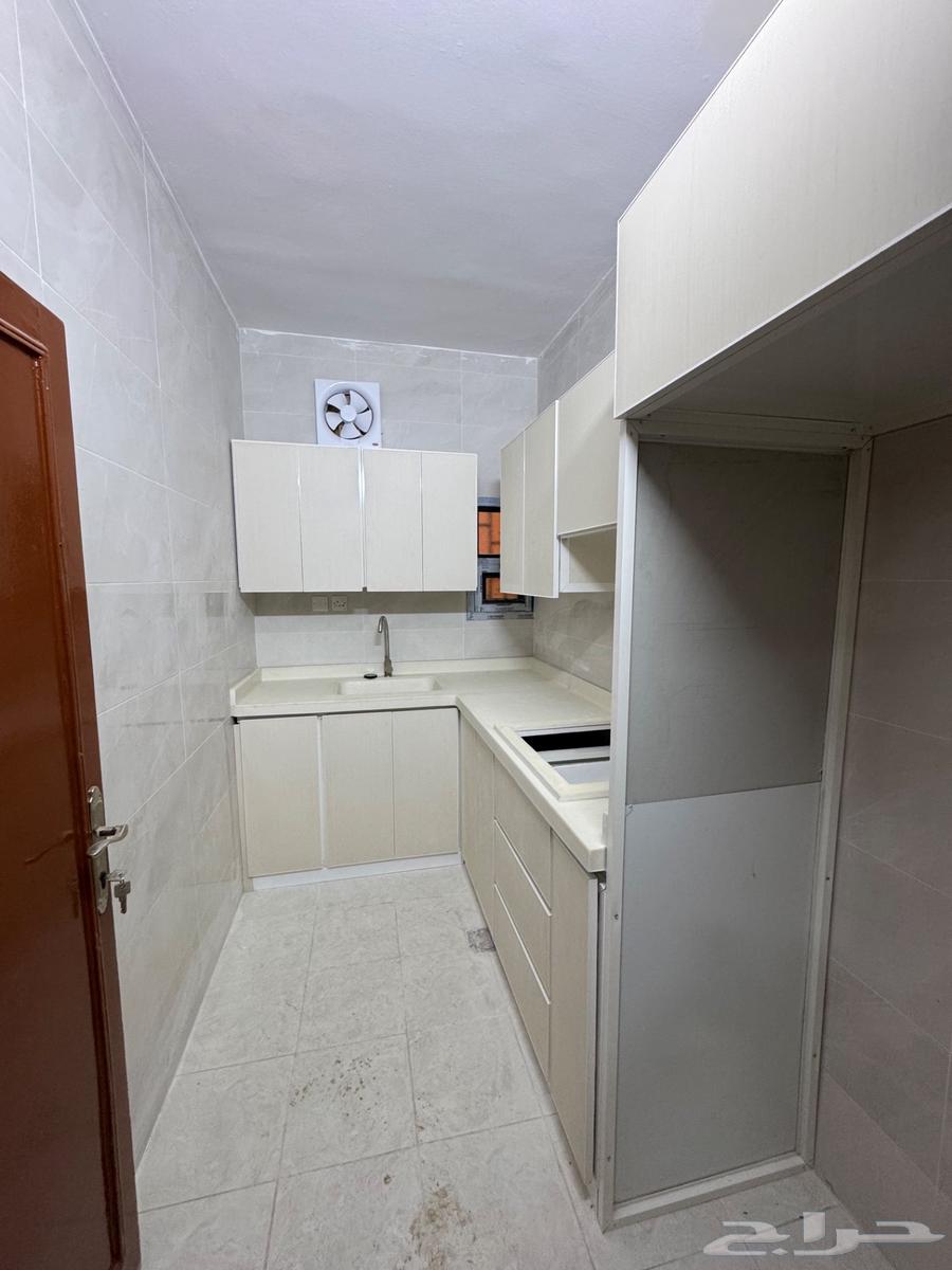 5 bedroom apartment in Jarir 8