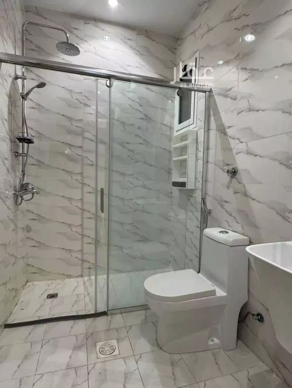 شقة 6 غرف في مشرفة 5