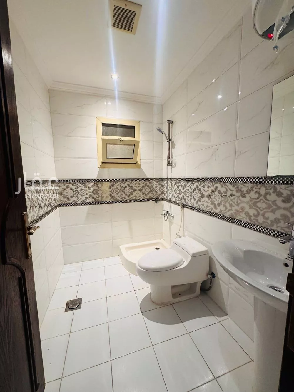 شقة 4 غرف في الفيصلية 18