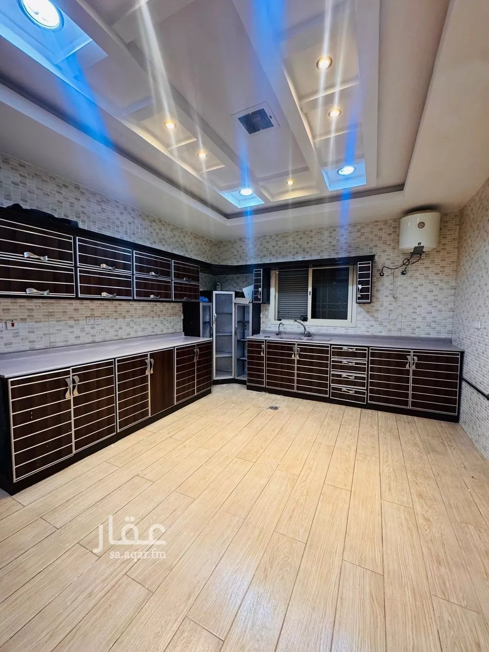 شقة 4 غرف في الفيصلية 10