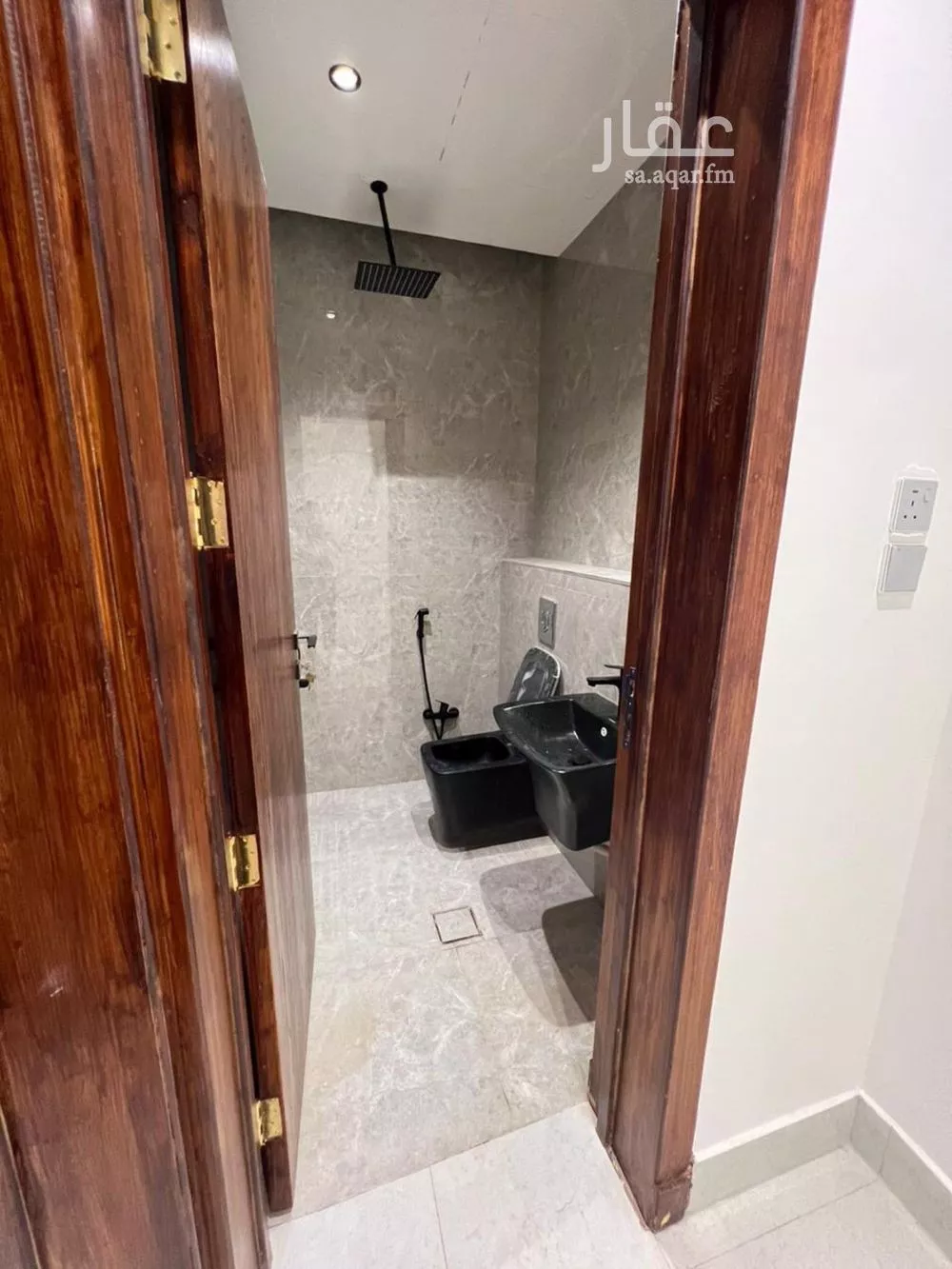 فيلا 8 غرف في المهدية 9