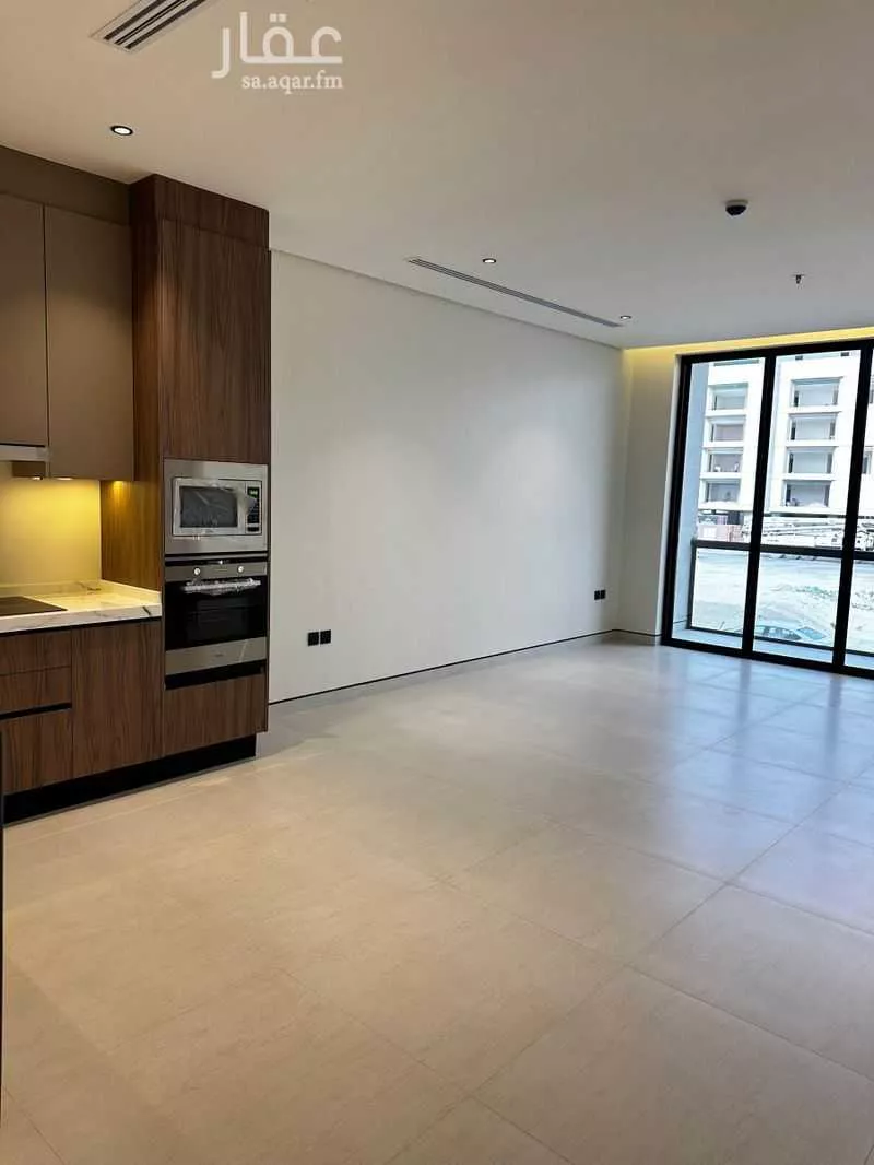 شقة 3 غرف في السيف 10