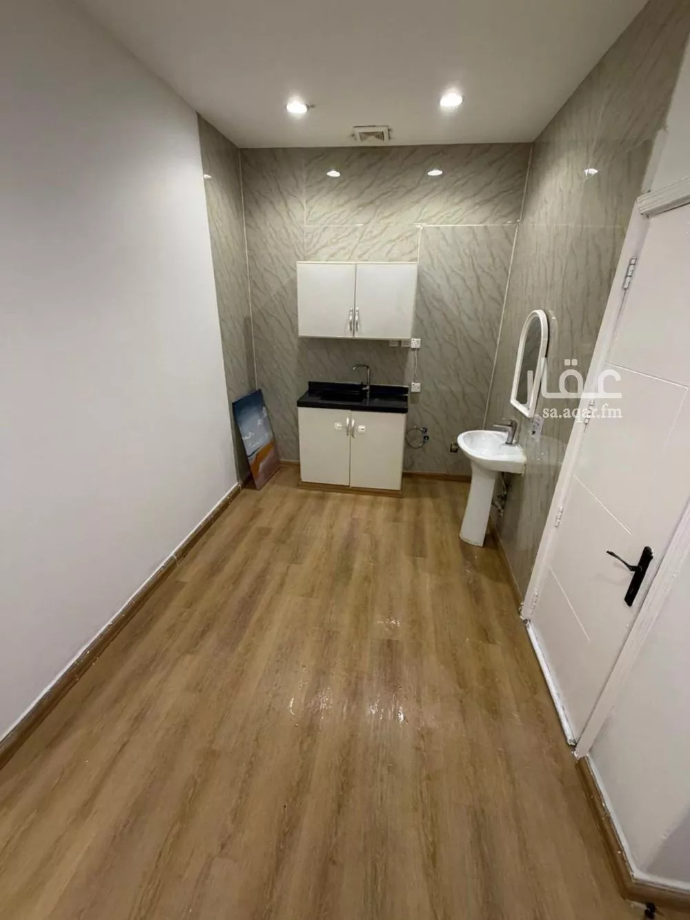 1 bedroom apartment in Al Falah 1