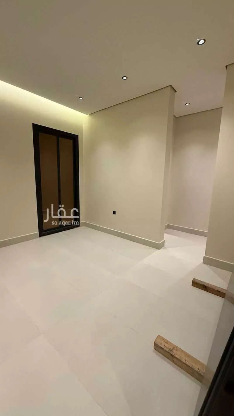 فيلا 4 غرف في العارض 7