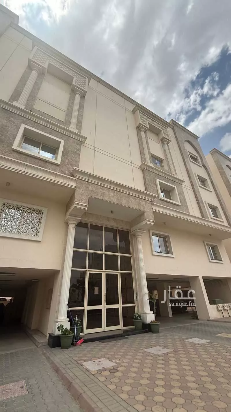 شقة 6 غرف في الإسكان 3