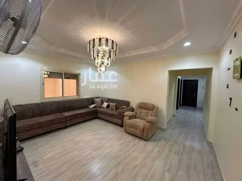 شقة 6 غرف في الإسكان 8