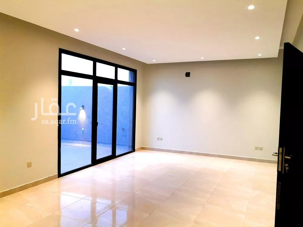 فيلا 5 غرف في العارض 2