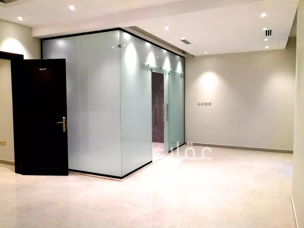 فيلا 5 غرف في العارض 3