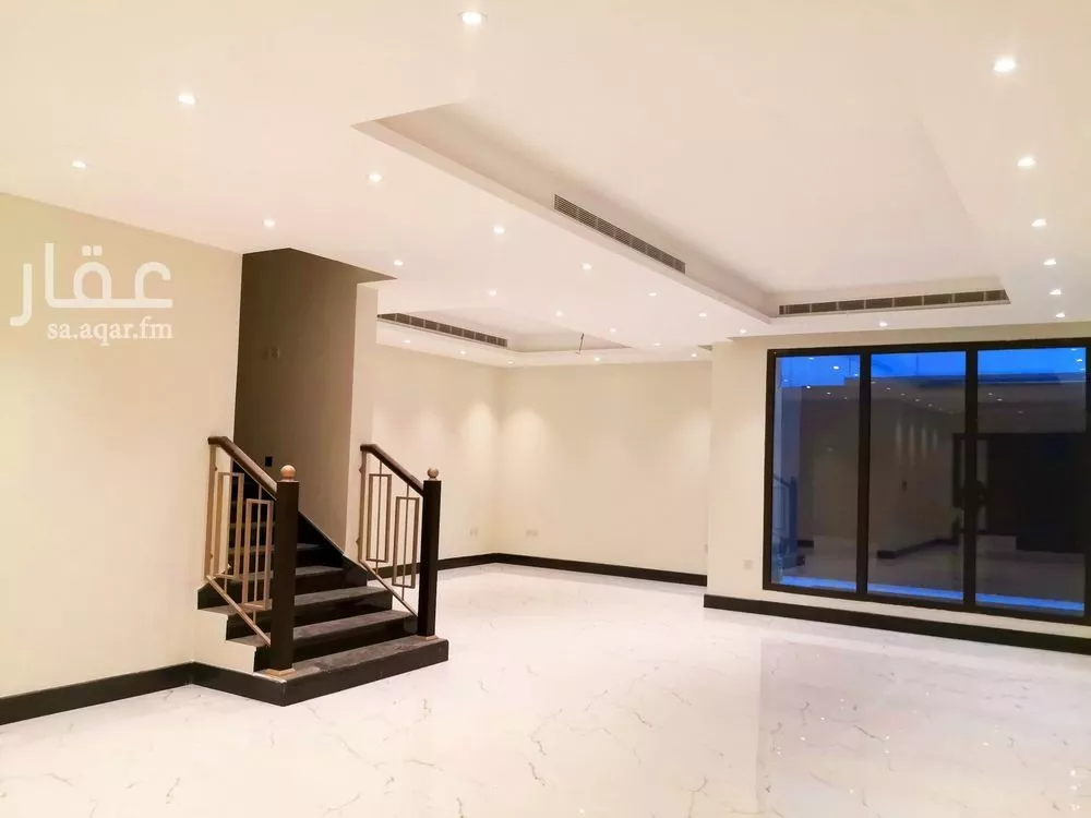 فيلا 5 غرف في العارض 9