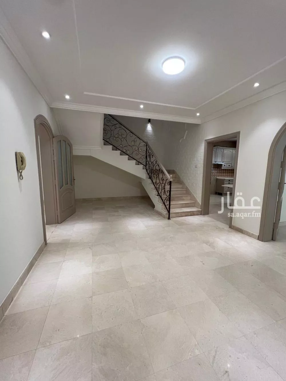 فيلا 7 غرف في البساتين 9