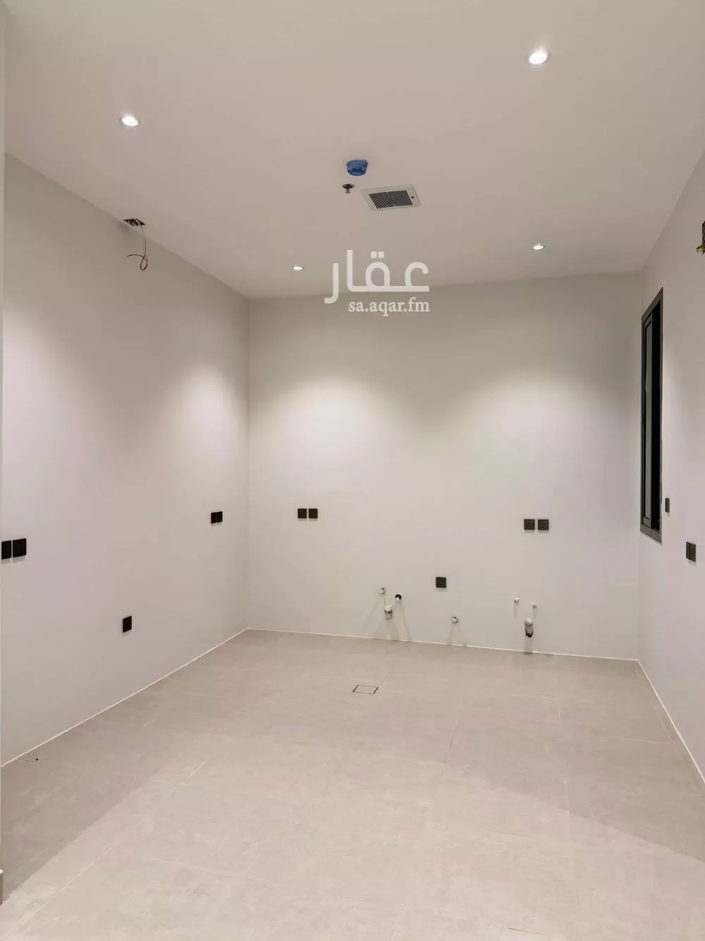 750 sqm building in Al Rimal 5