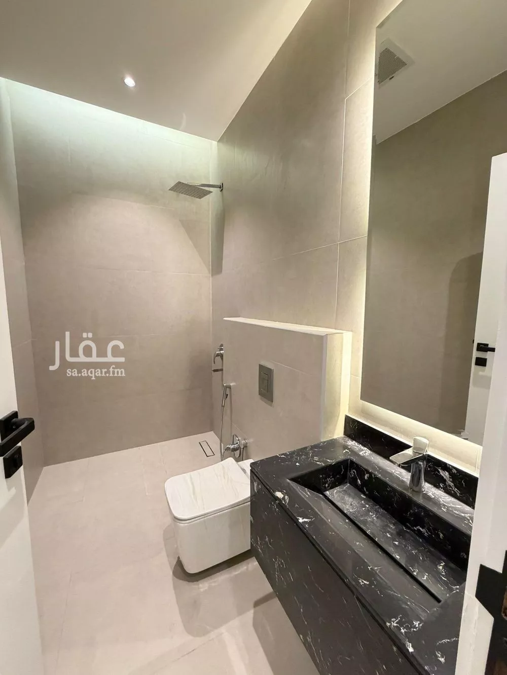 750 sqm building in Al Rimal 6