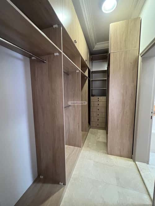 فيلا 7 غرف في البساتين 3