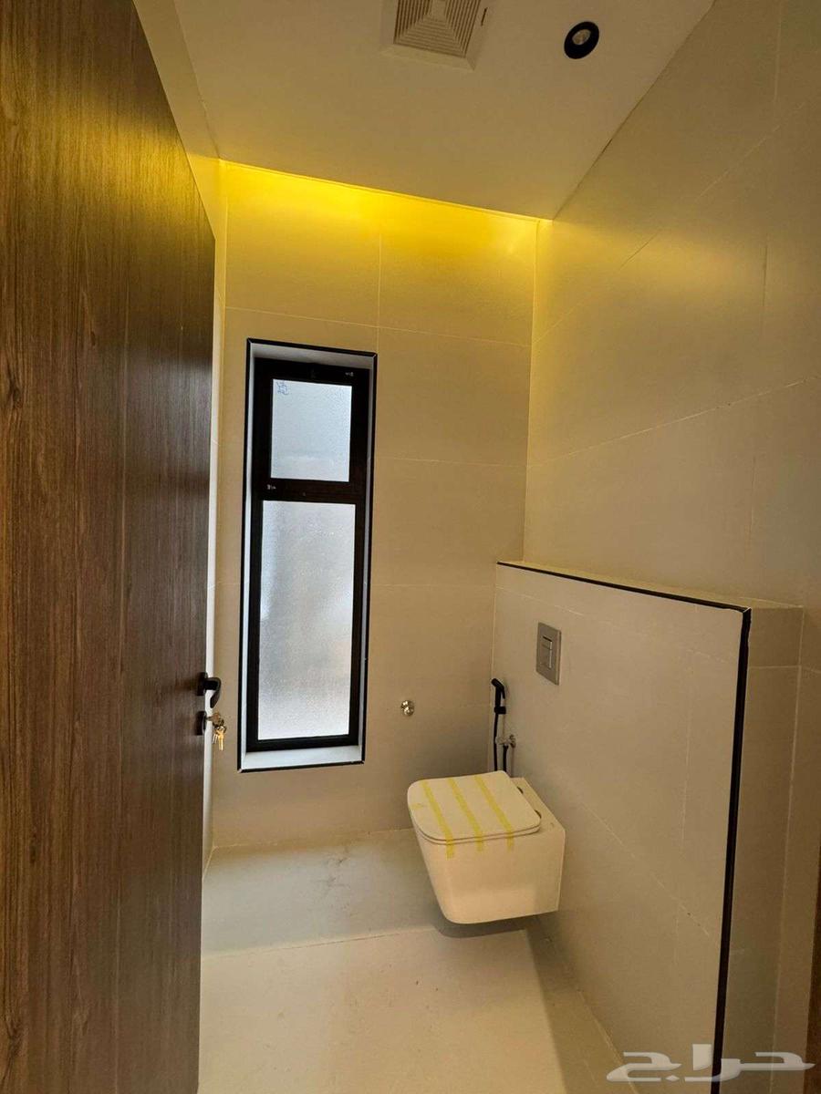 فيلا 7 غرف في الحمراء و ام الجود 13