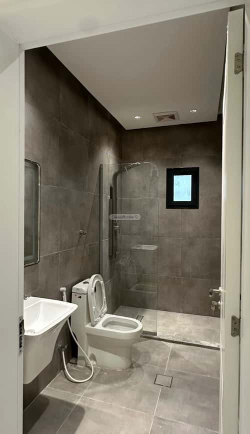 شقة 5 غرف في الصواري 11