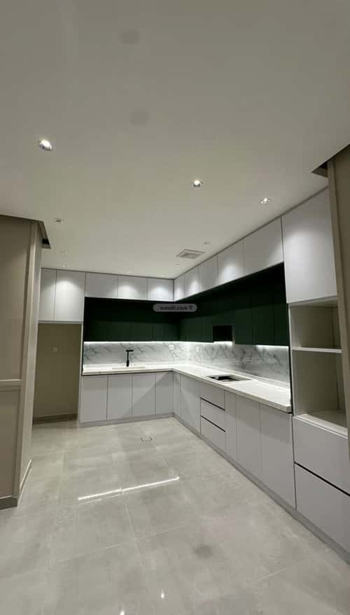 شقة 5 غرف في الصواري 5