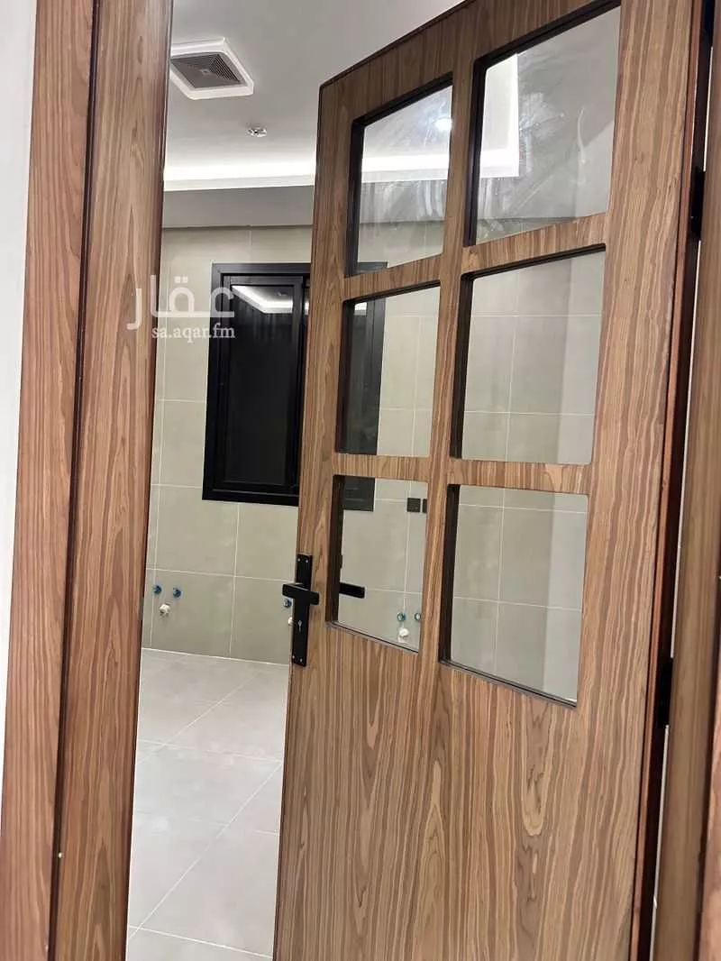 فيلا 4 غرف في الشرق 5