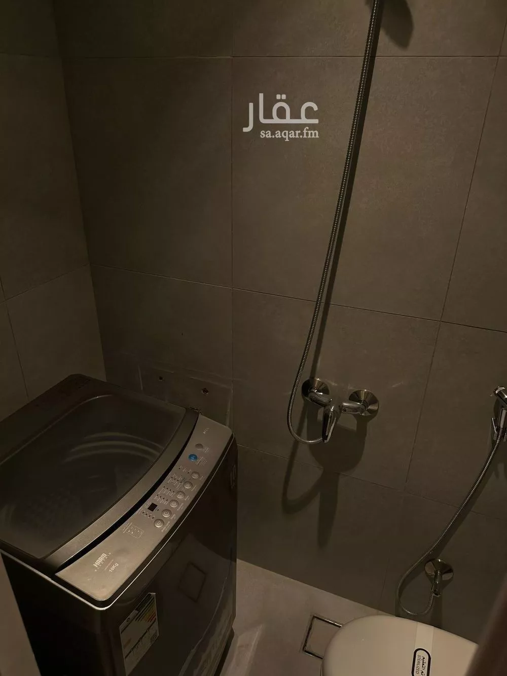 شقة 3 غرف في الملقا 16