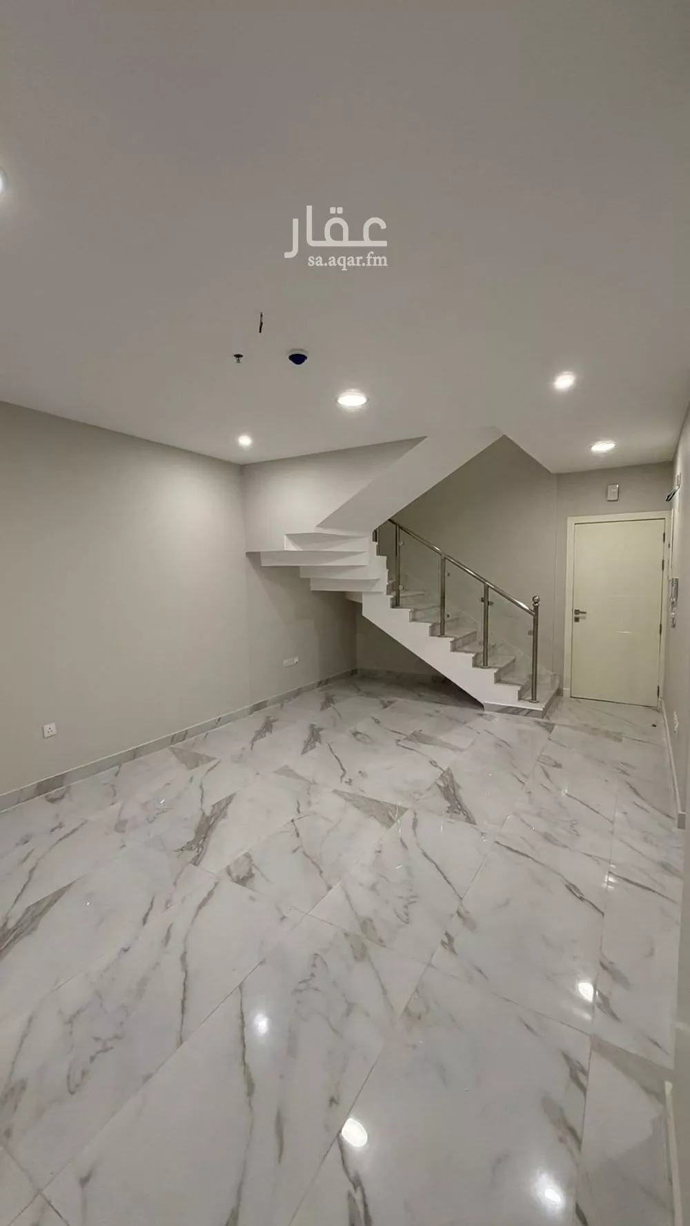 شقة 4 غرف في الحمرا 7