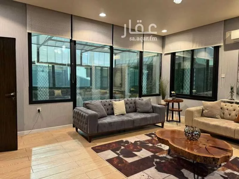 فيلا 7 غرف في طيبة 3