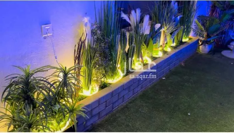 فيلا 7 غرف في طيبة 4