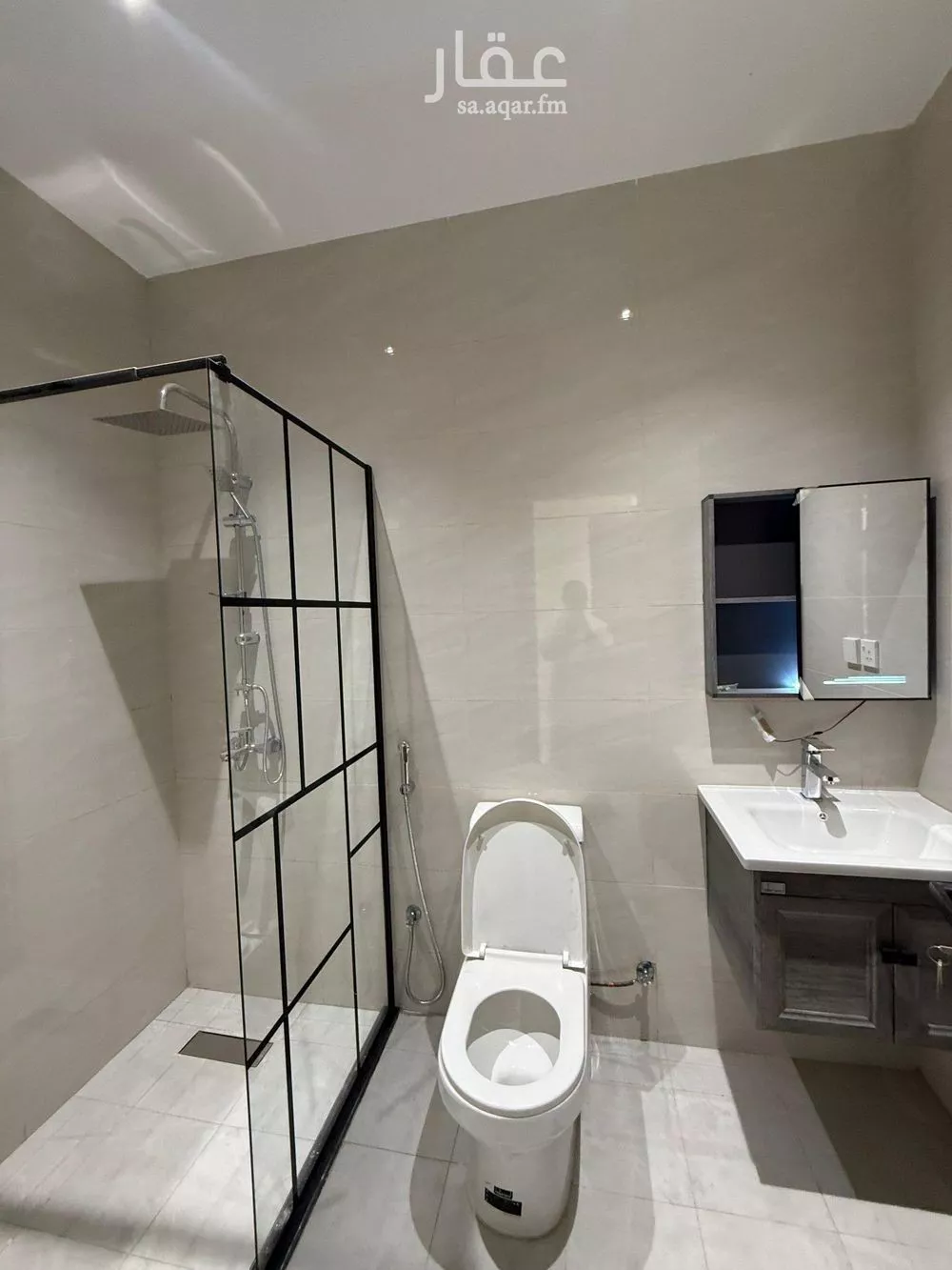 شقة 5 غرف في مدائن الفهد 4