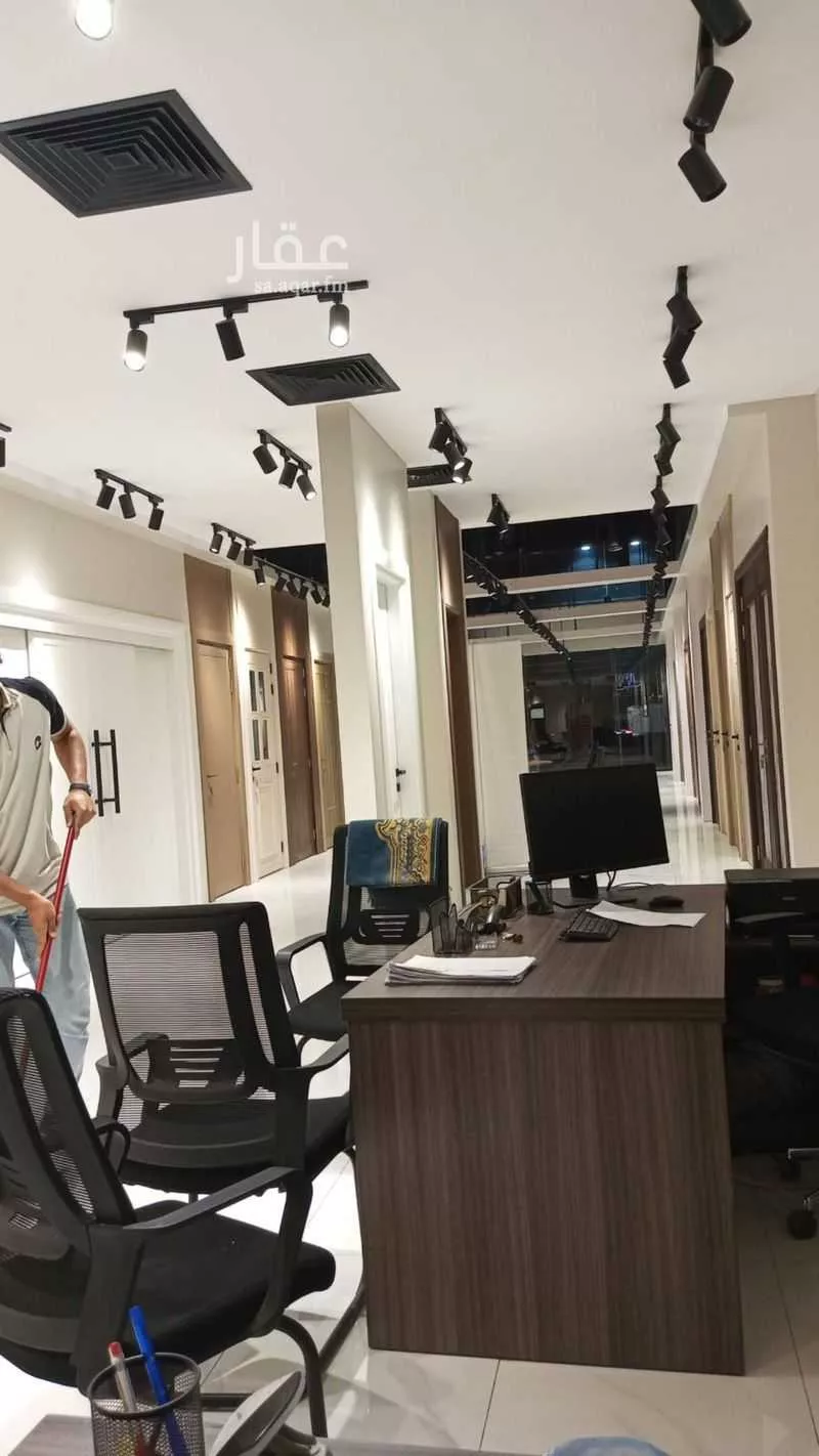 محل 3756 م² في الياسمين 2