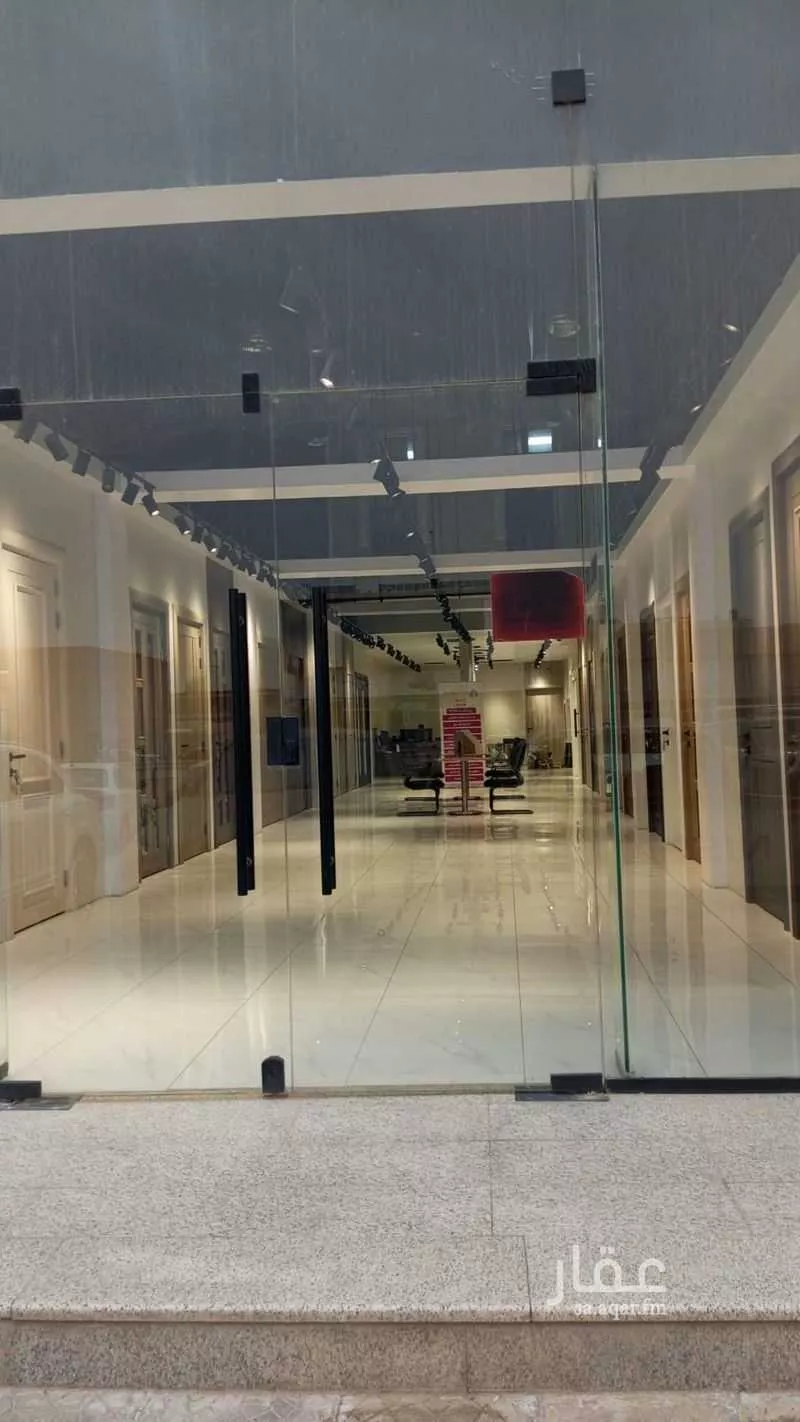 محل 3756 م² في الياسمين 4