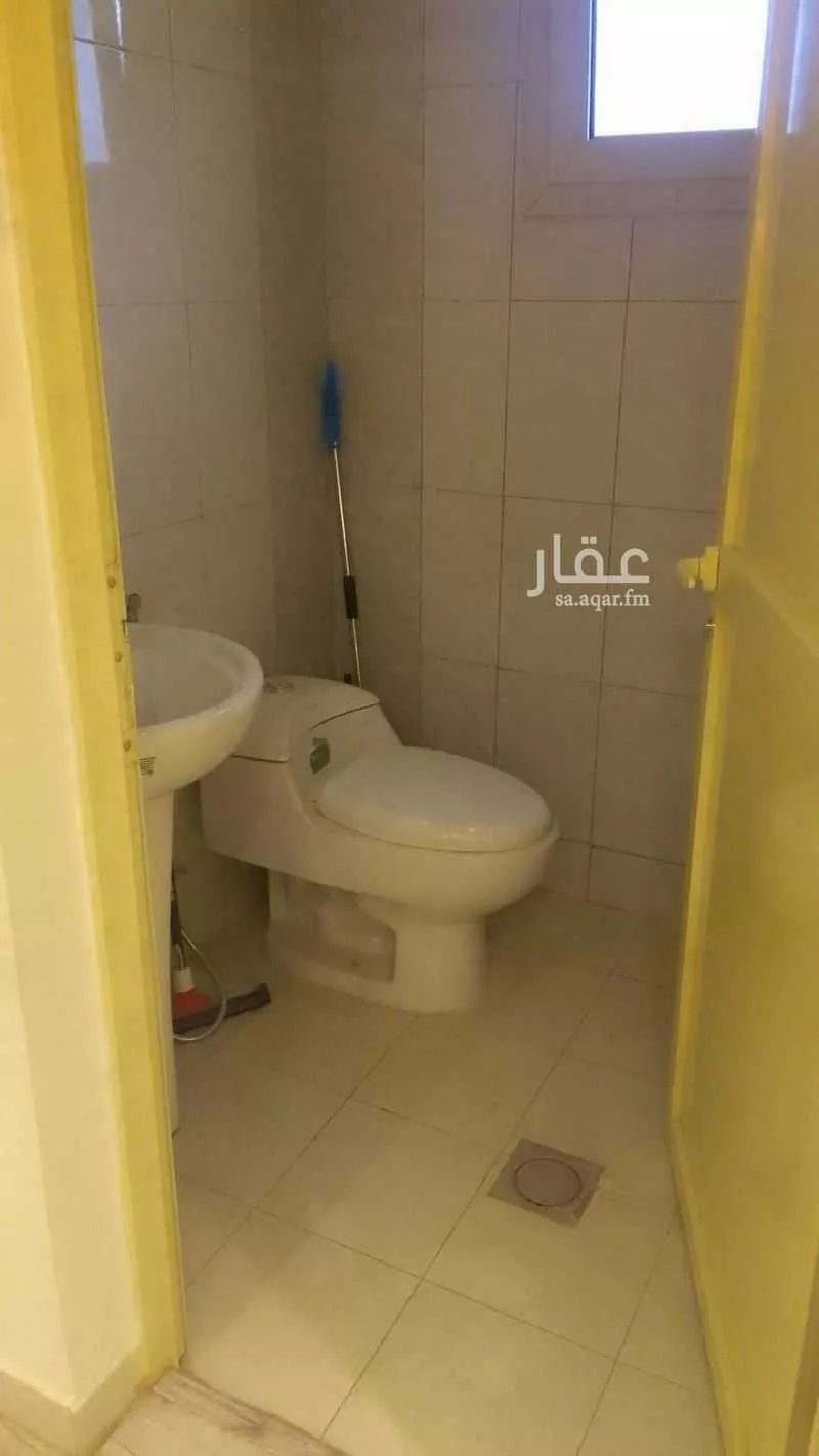 مكتب 61 م² في الملقا 8