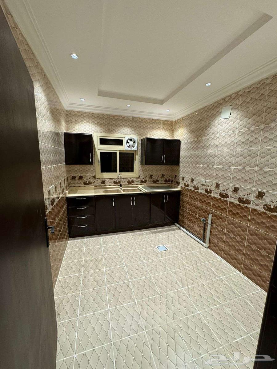 شقة 3 غرف في العقيق 2