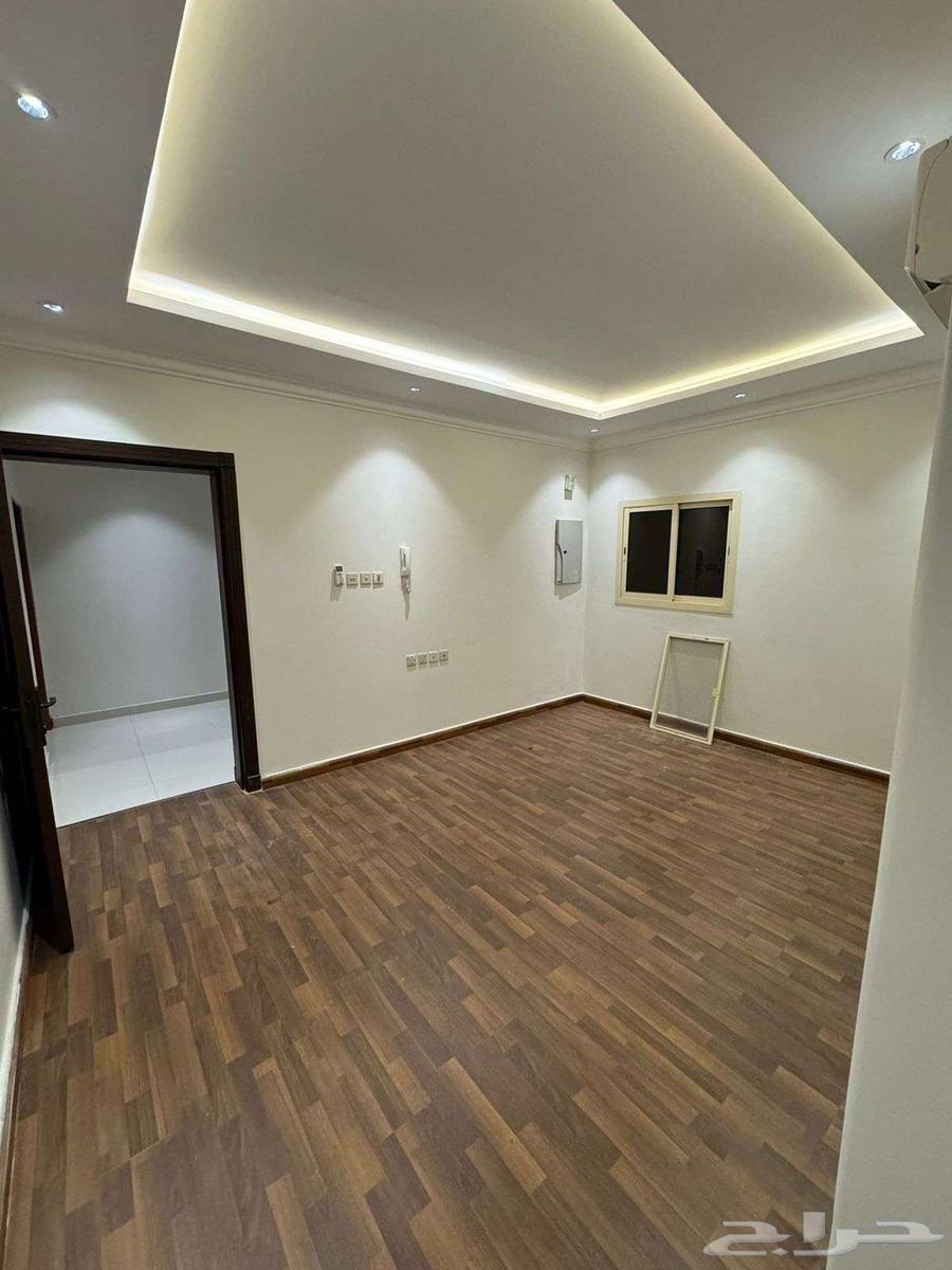 شقة 3 غرف في العقيق 4