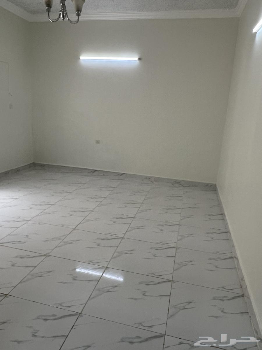 شقة 3 غرف في الرمال 3