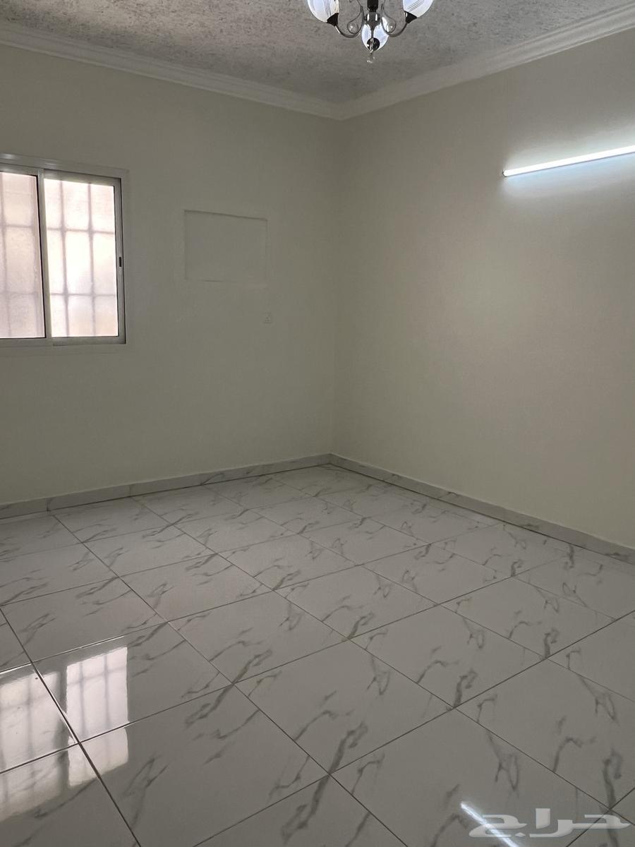 شقة 3 غرف في الرمال 7