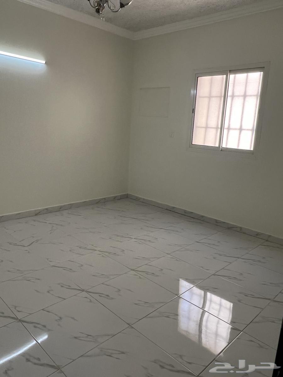 شقة 3 غرف في الرمال 9