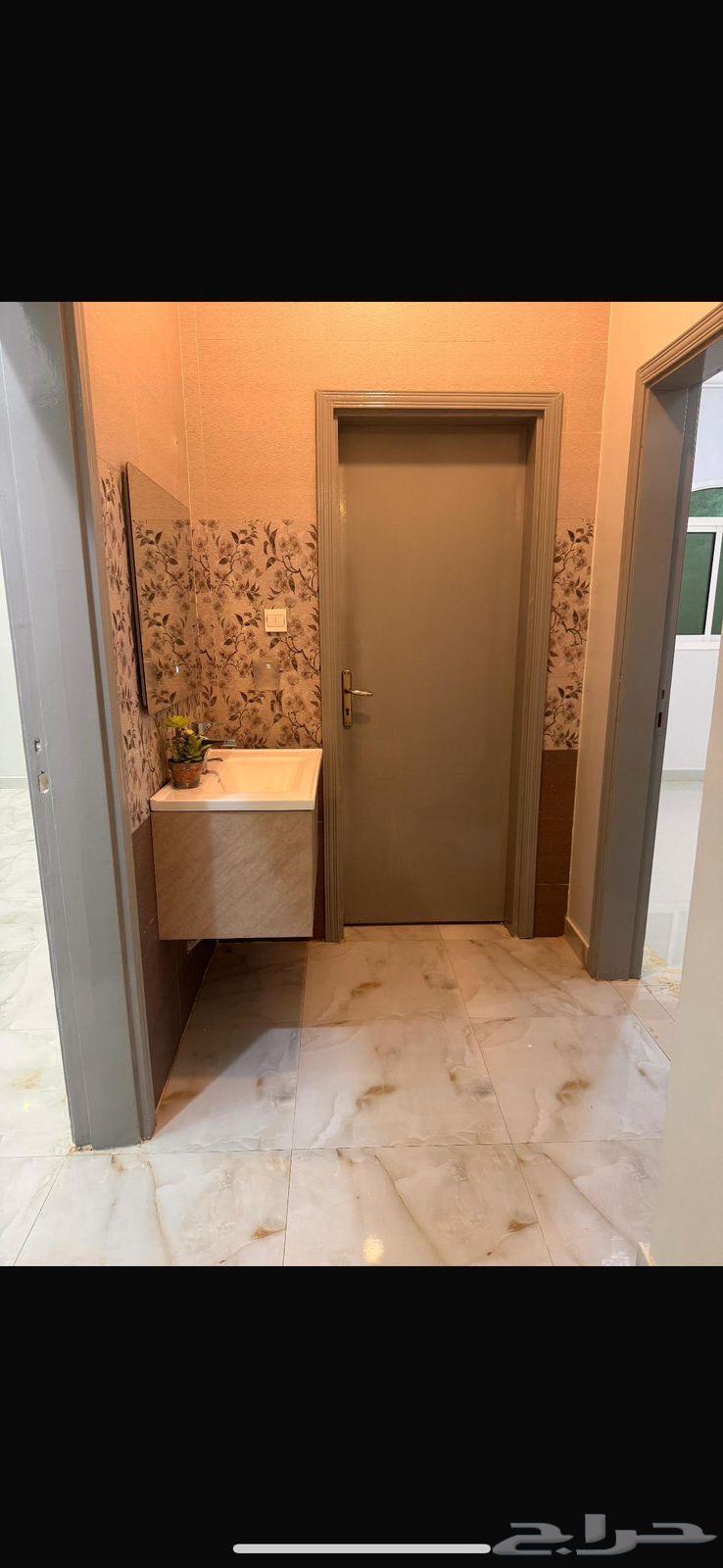 شقة 3 غرف في الرمال 5