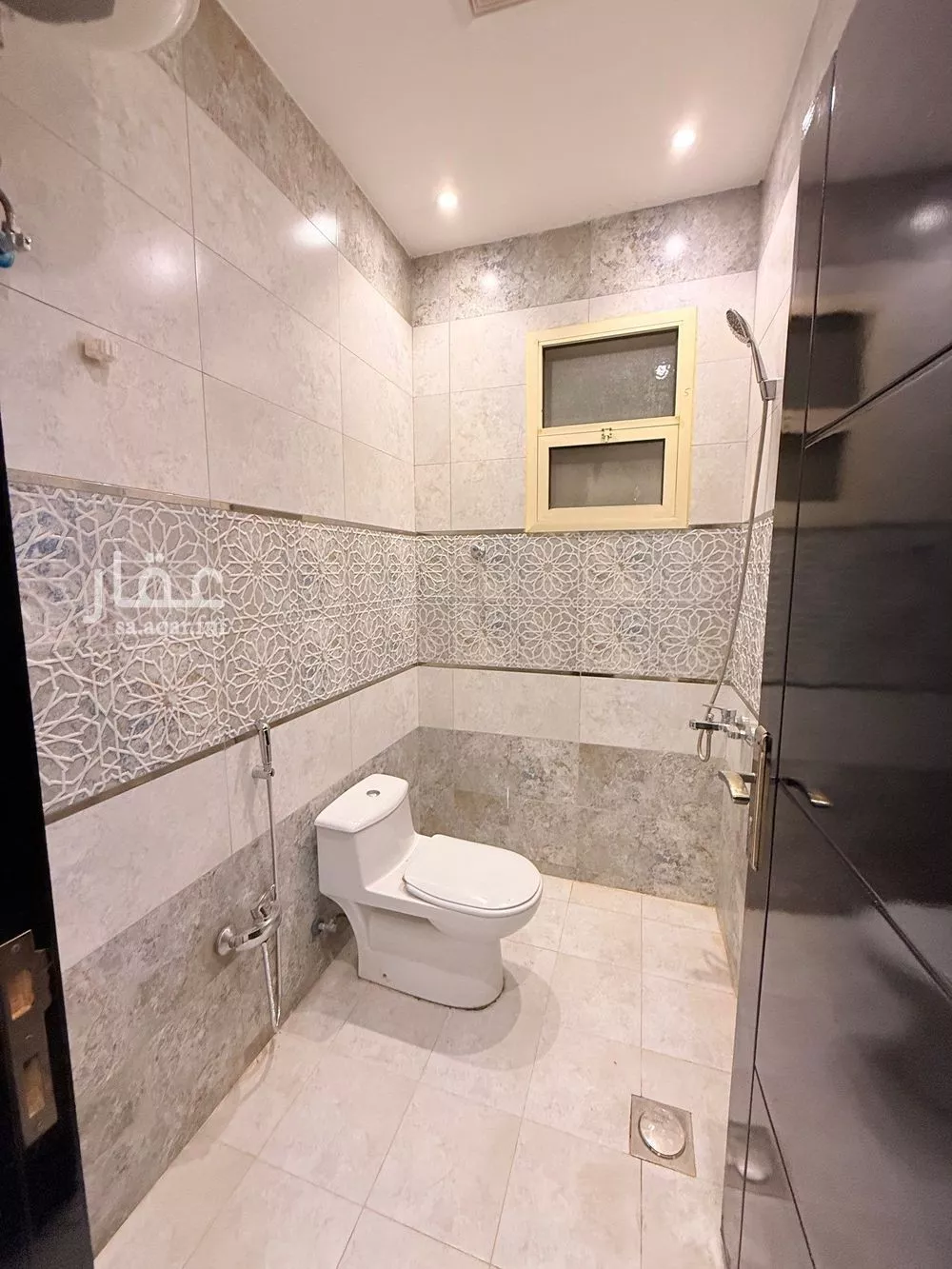 شقة 4 غرف في العارض 15