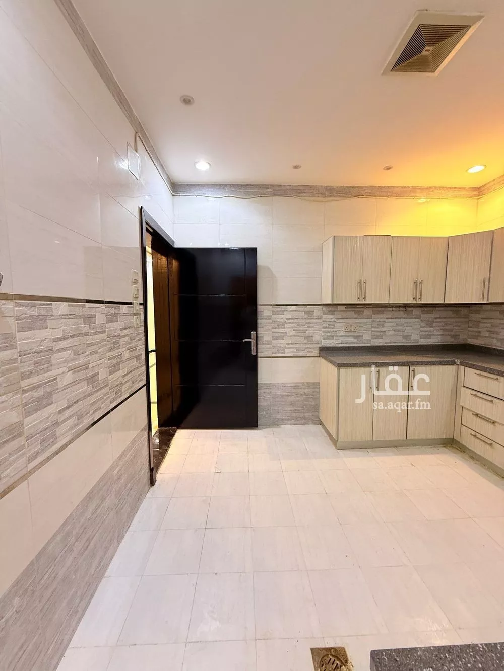 شقة 4 غرف في العارض 3