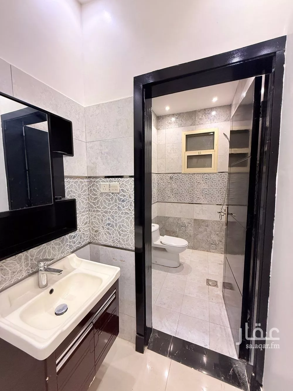 شقة 4 غرف في العارض 9