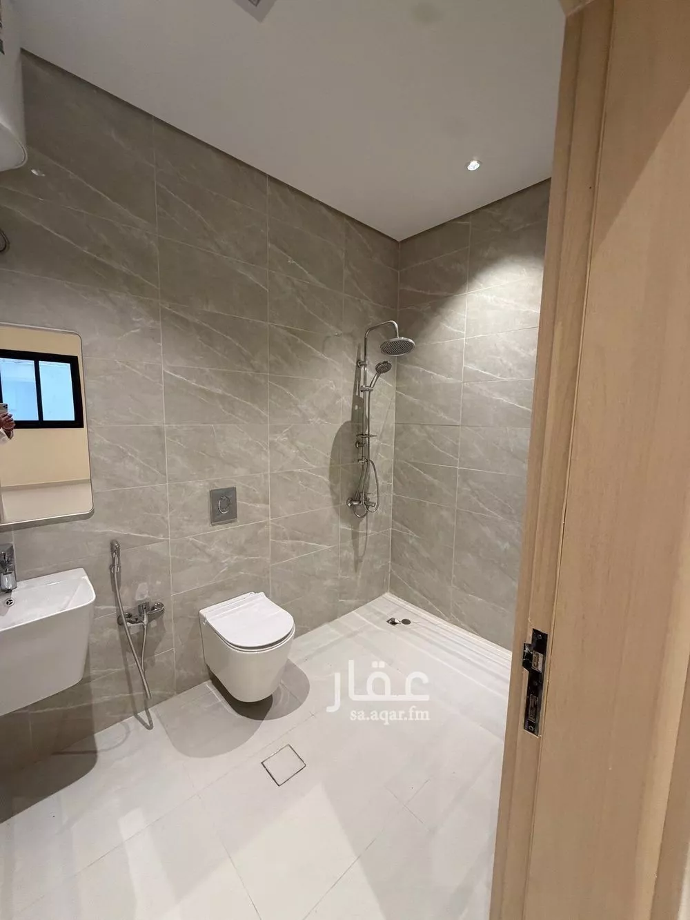 شقة 4 غرف في الرمال 15