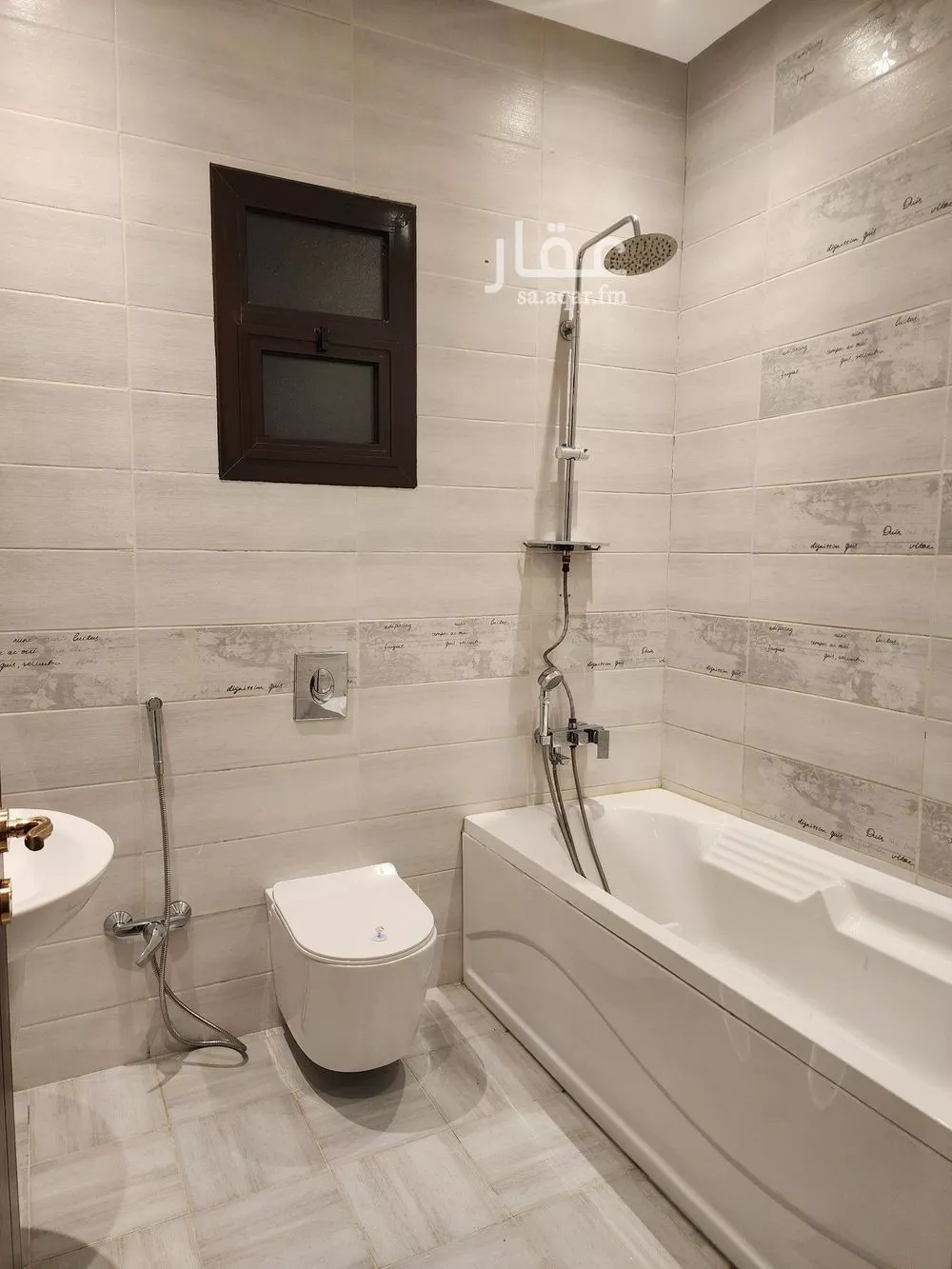 3 bedroom floor in Al Malqa 2