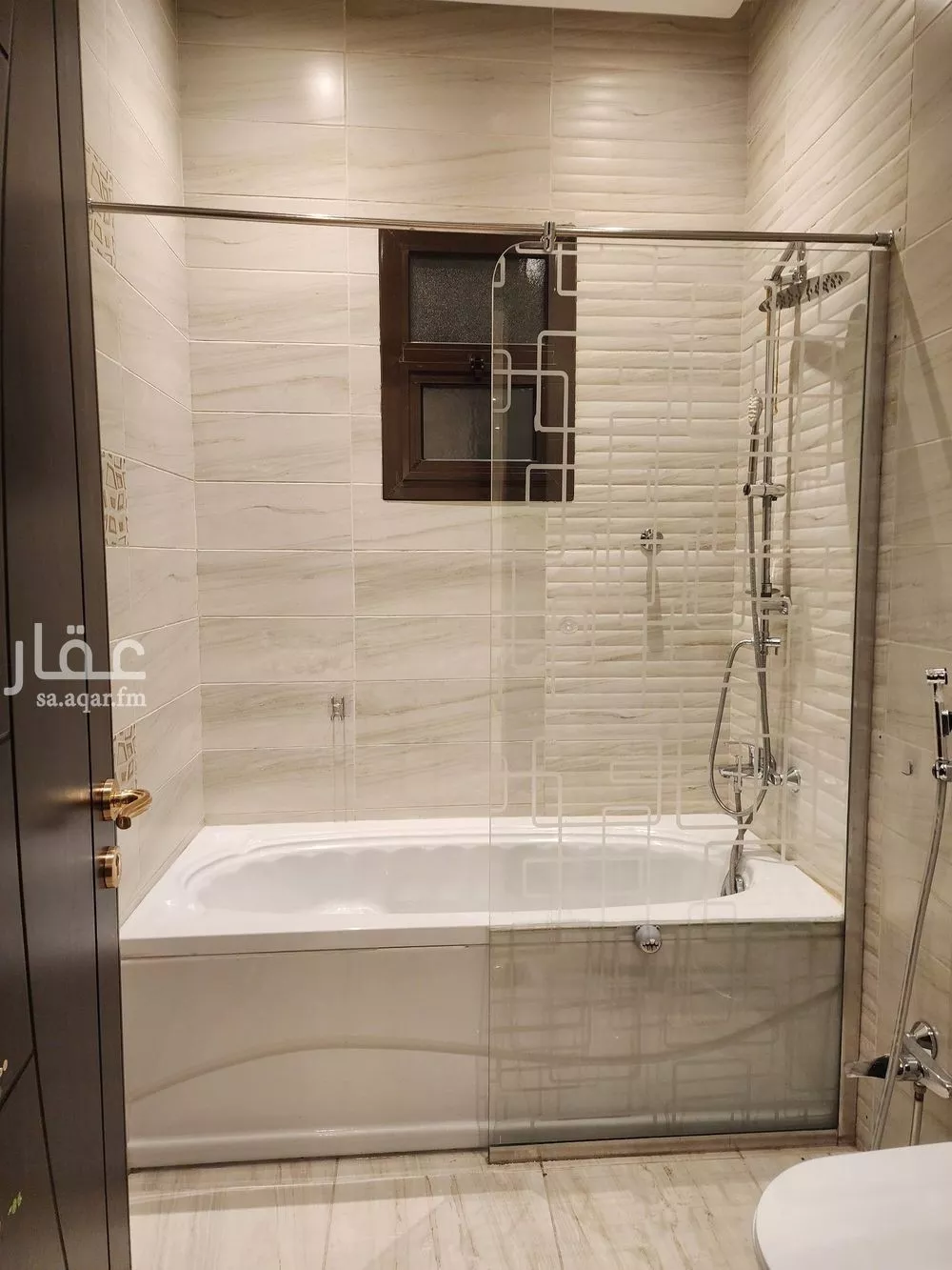 3 bedroom floor in Al Malqa 13