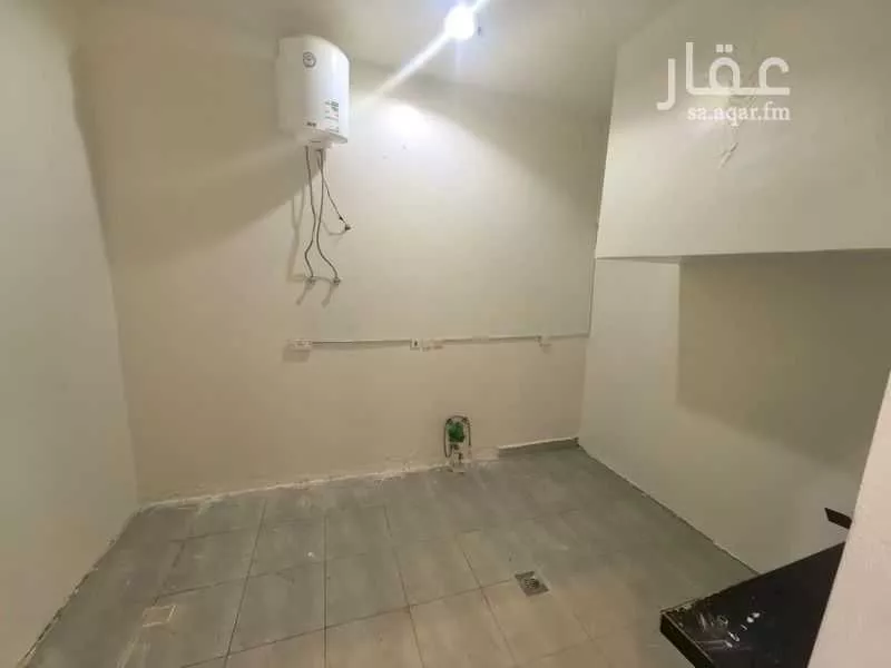 دور 4 غرف في العارض 10