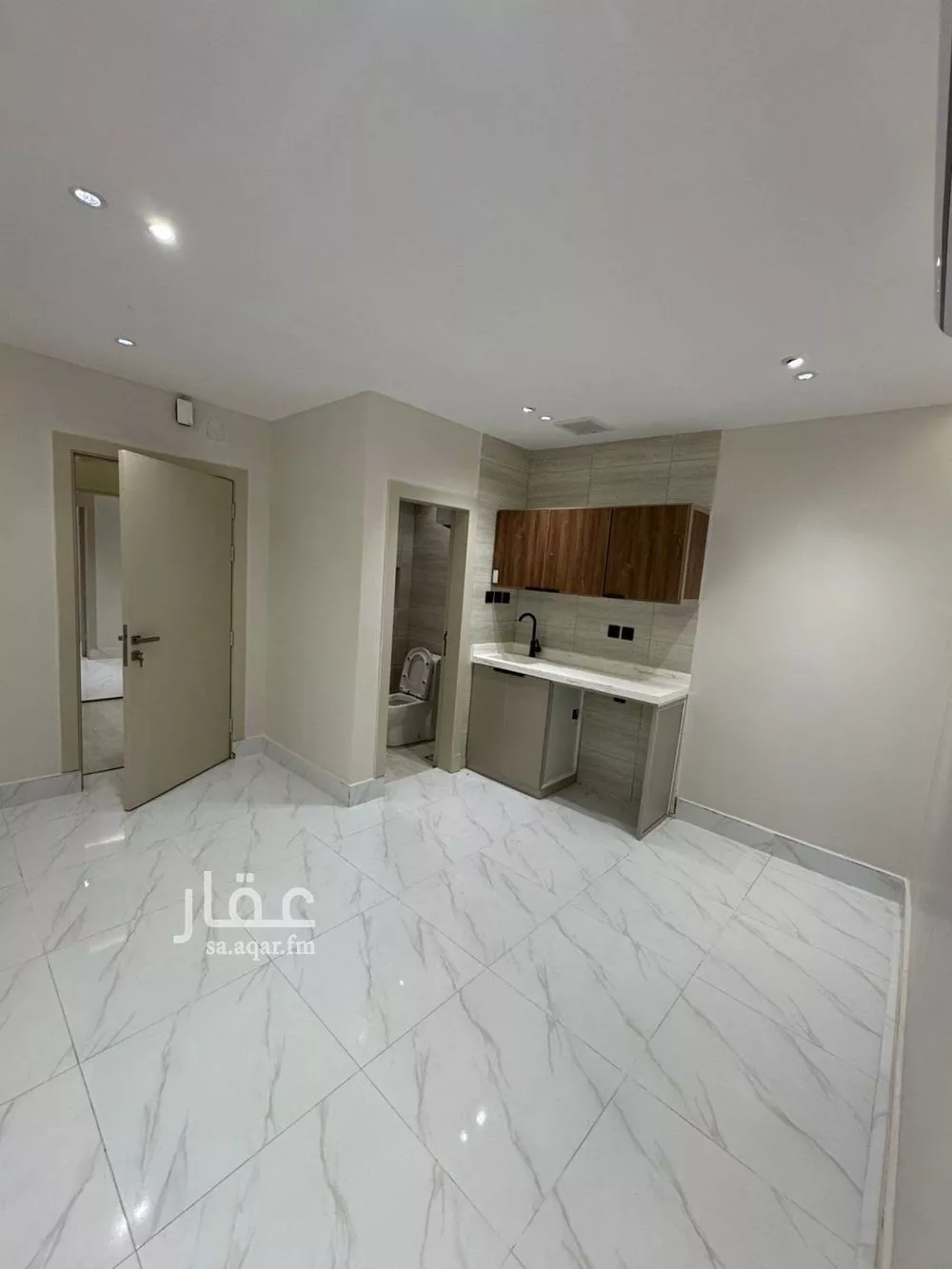 شقة 2 غرف في الروابي 4