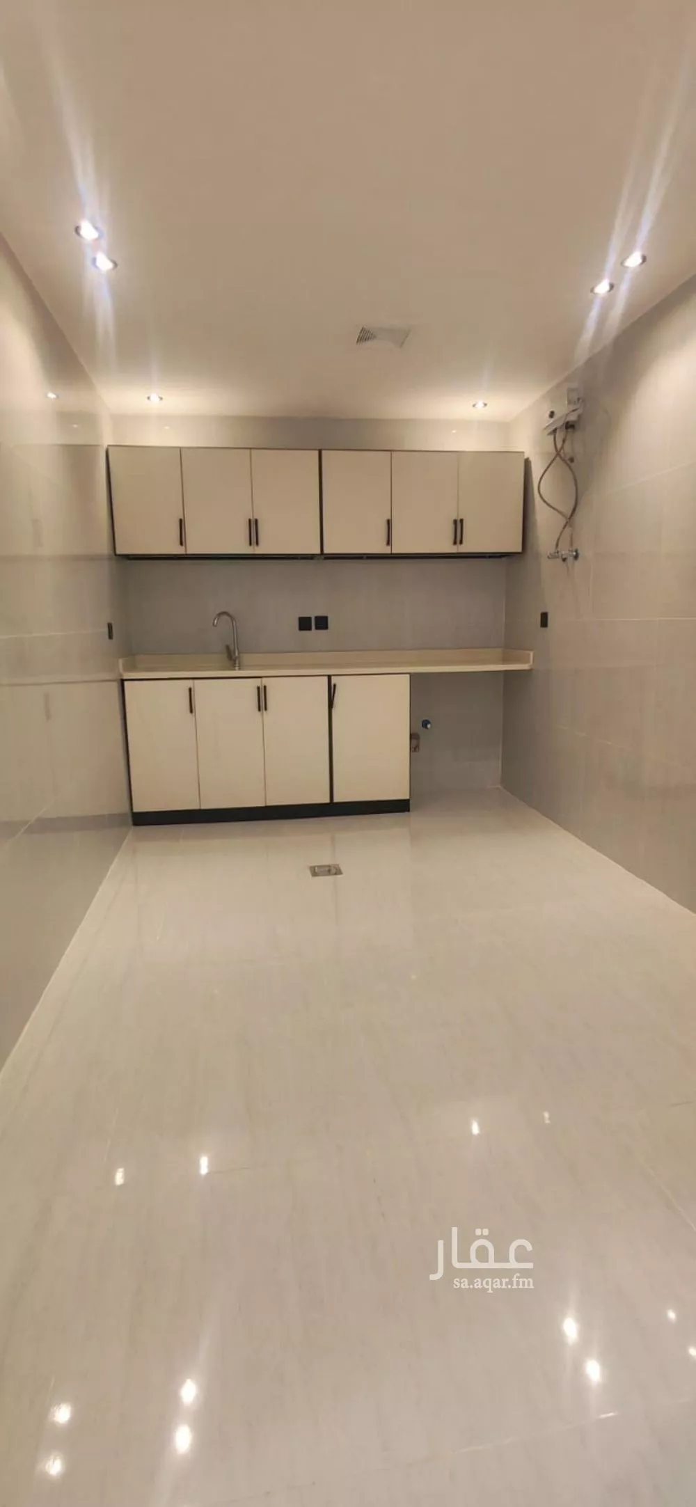 شقة 1 غرف في المربع 10