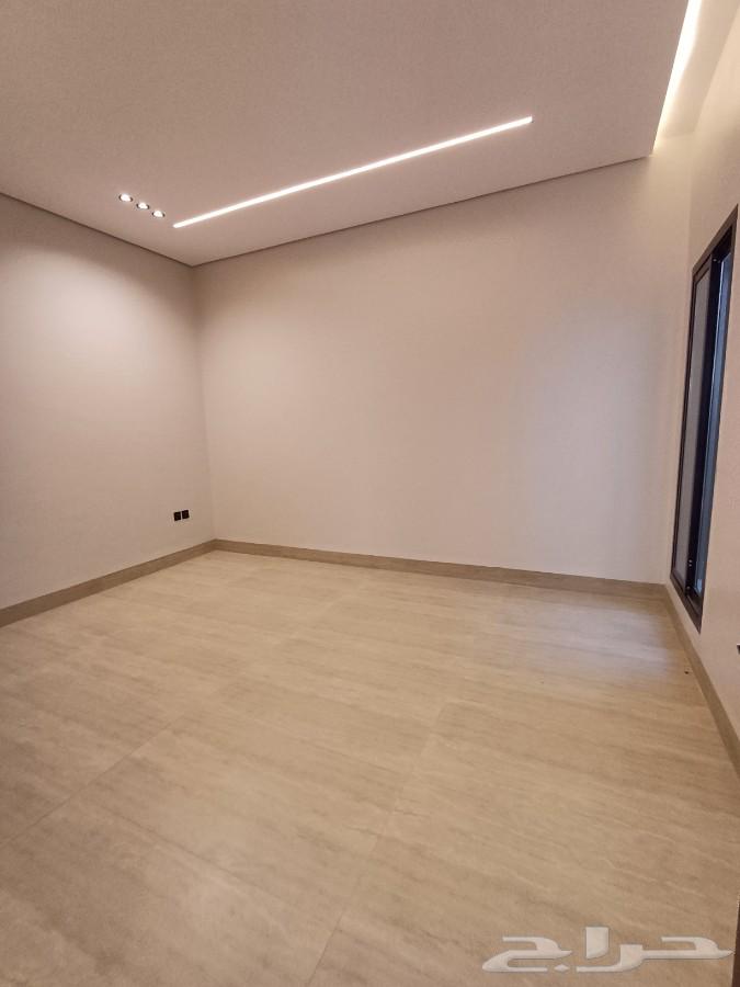 فيلا 6 غرف في النخبة 9