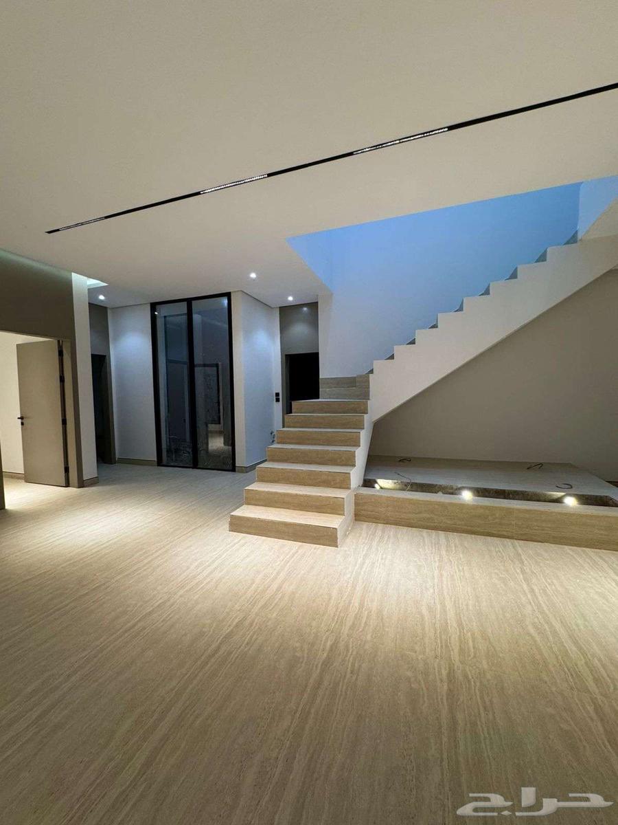 فيلا 4 غرف في المرجان 5