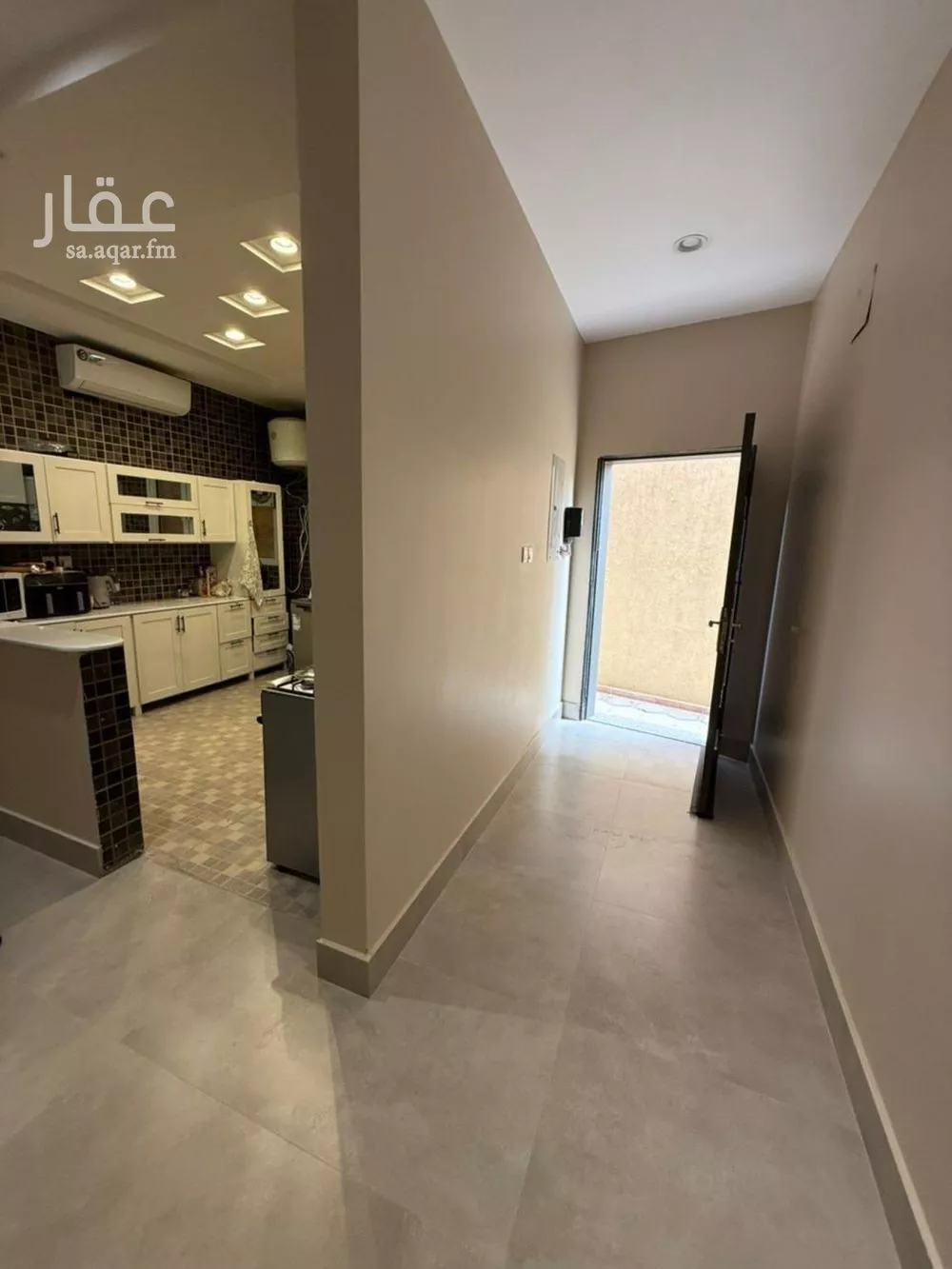 شقة 2 غرف في عرقة 10