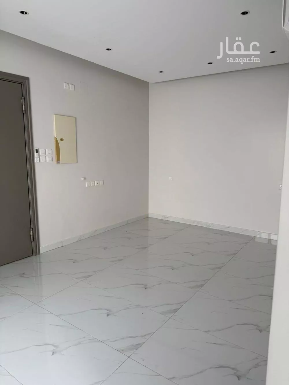 شقة 3 غرف في الرمال 20